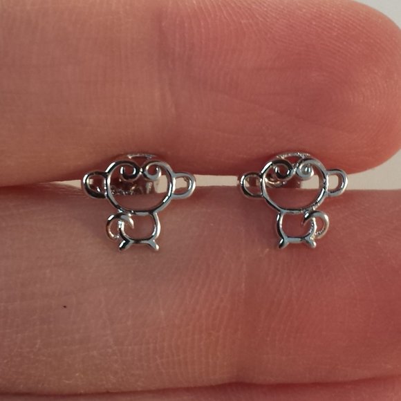 18K White Gold Filled Monkey Carved Swirl Stud Earrings Stamp Sterling Silver - Picture 4 of 5